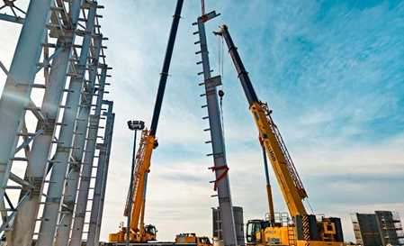 Equipos de elevaci&oacute;n en la industria de la construcci&oacute;n: aplicaciones, procesos y rendimiento en el